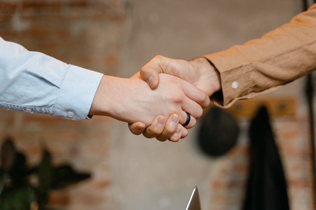 Profissionais B2B em momento de conversao de leads inbound